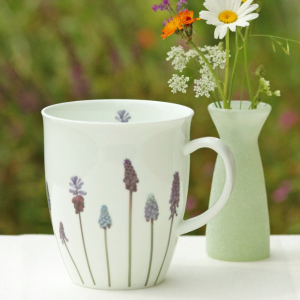 Fine Bone China Becher "Perlhyazinthen"