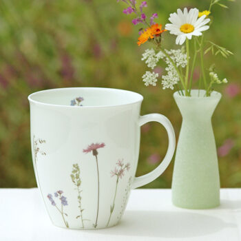 Fine Bone China Becher mit Flockenblumen-Dekor