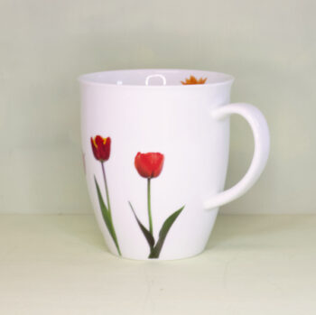 Fine Bone China Becher mit Tulpendekor in rot, pink und lachs