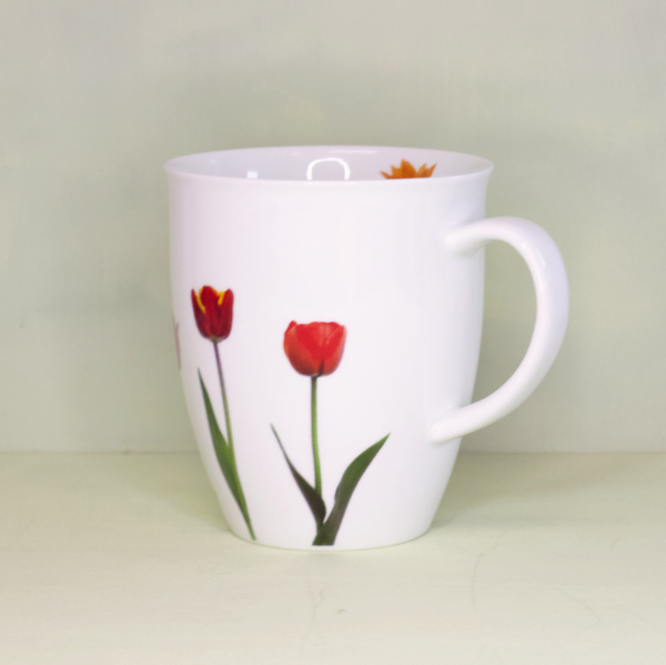 Fine Bone China Becher mit Tulpendekor in rot, pink und lachs