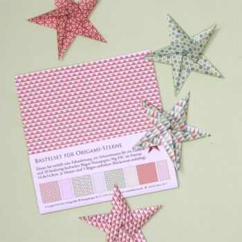 Bastelset für fünfzackige Sterne in frischen Rot- und Grüntönen